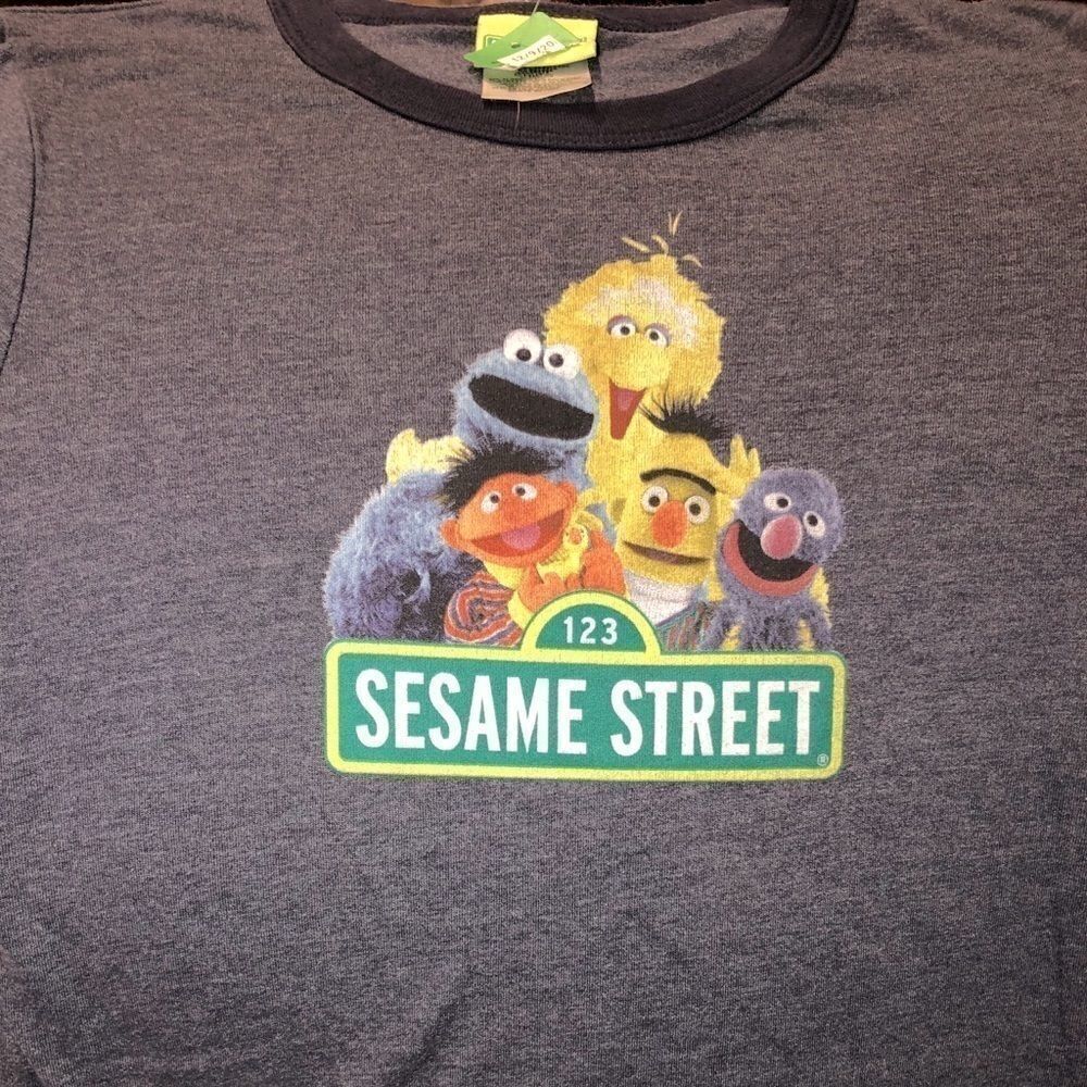 Nwt Kids Size Small Sesame Street Themed T-Shirt